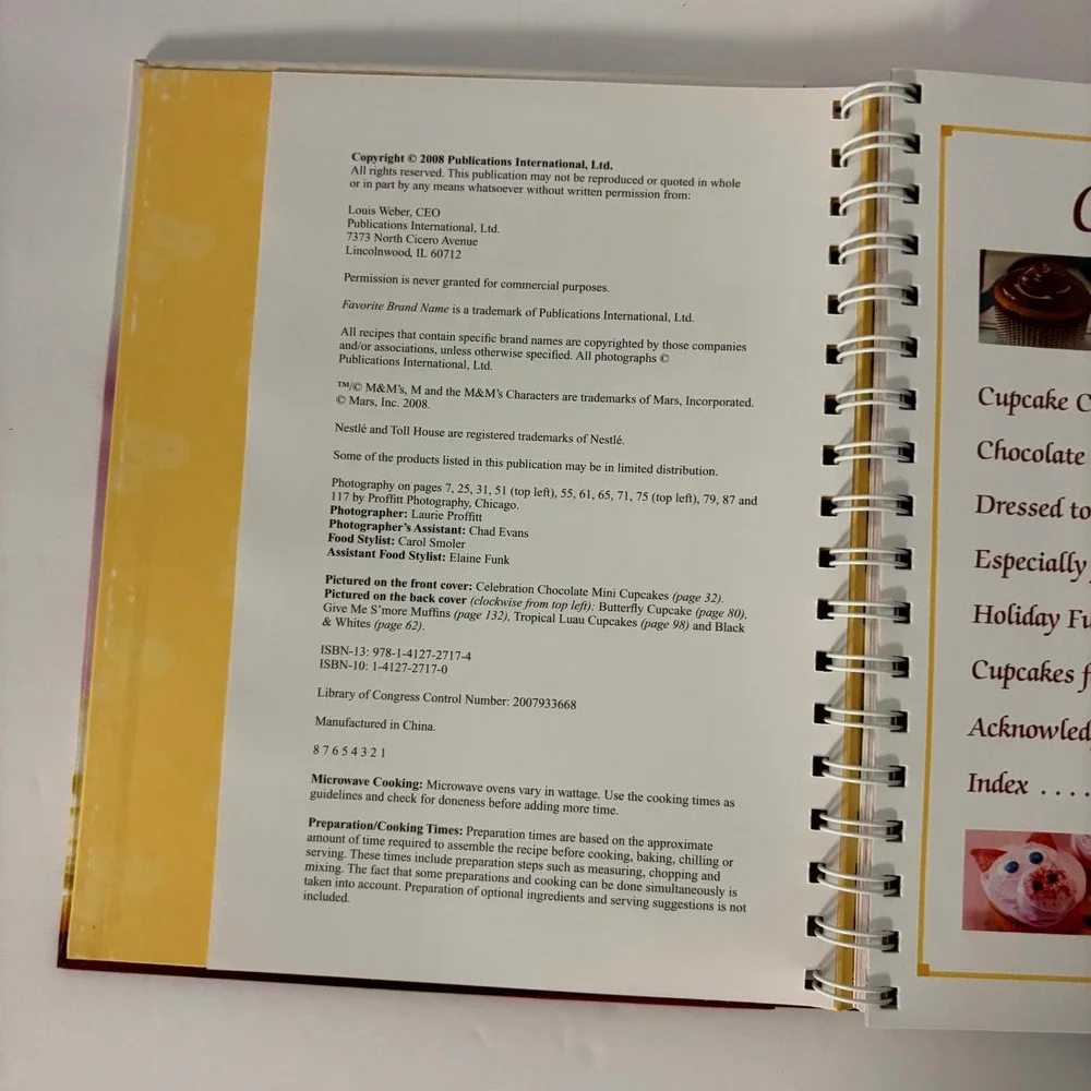 Favorite Brand Name 100 Best Cupcake Recipes Hardcover Cookbook 2008 PIL